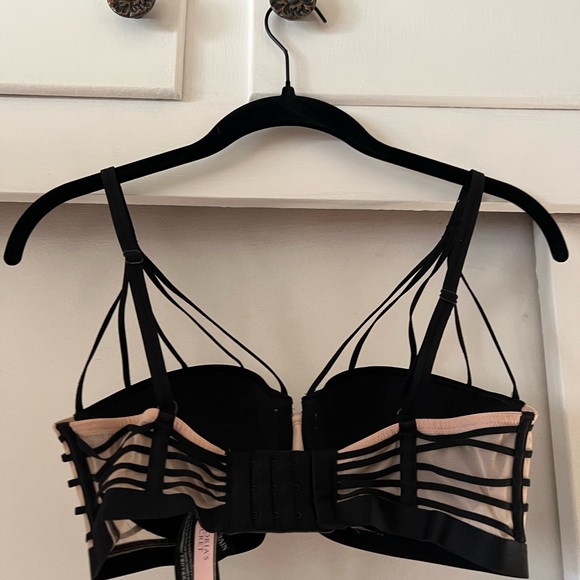 VS x Balmain fashion show bra size 34C - Picture 3 of 3